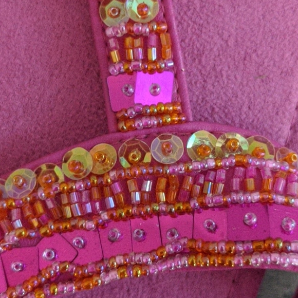 Pink beaded thing flip flops sz 8 - Picture 2 of 3